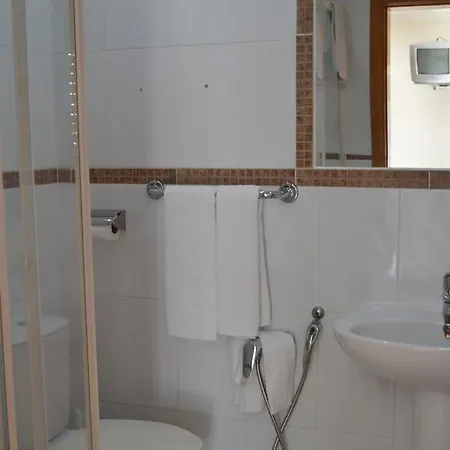 Alojamento de Acomodação e Pequeno-almoço Mares Vivas *